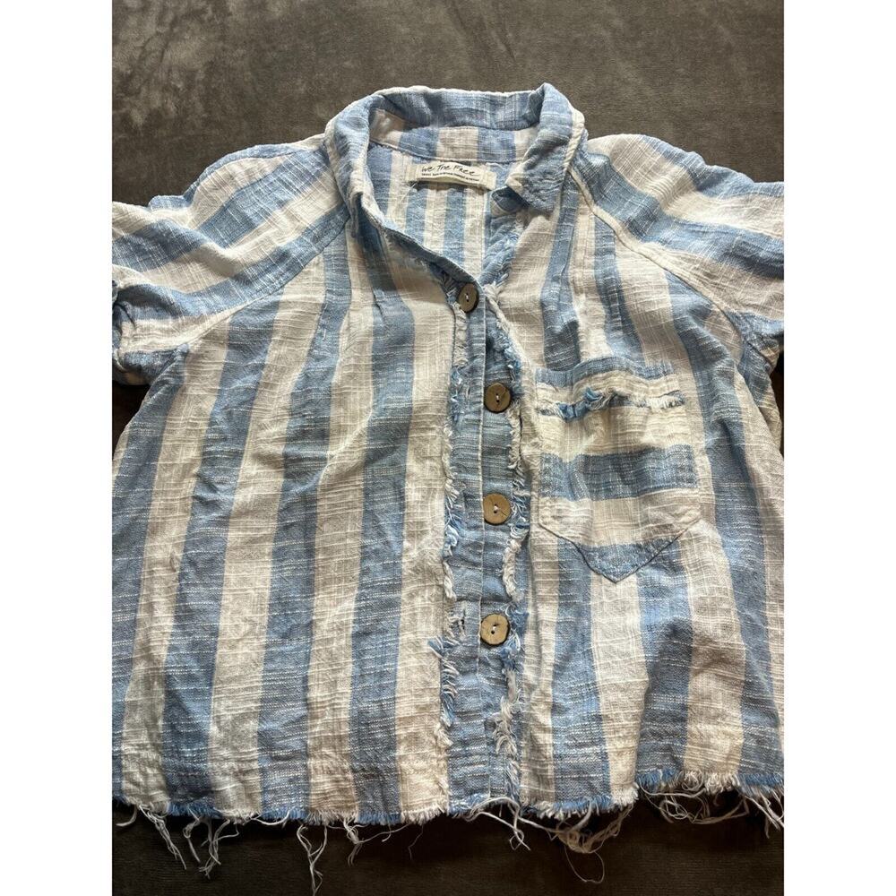 We The Free Distressed Striped Crop Shirt Size Small Blue And White Stripe‎